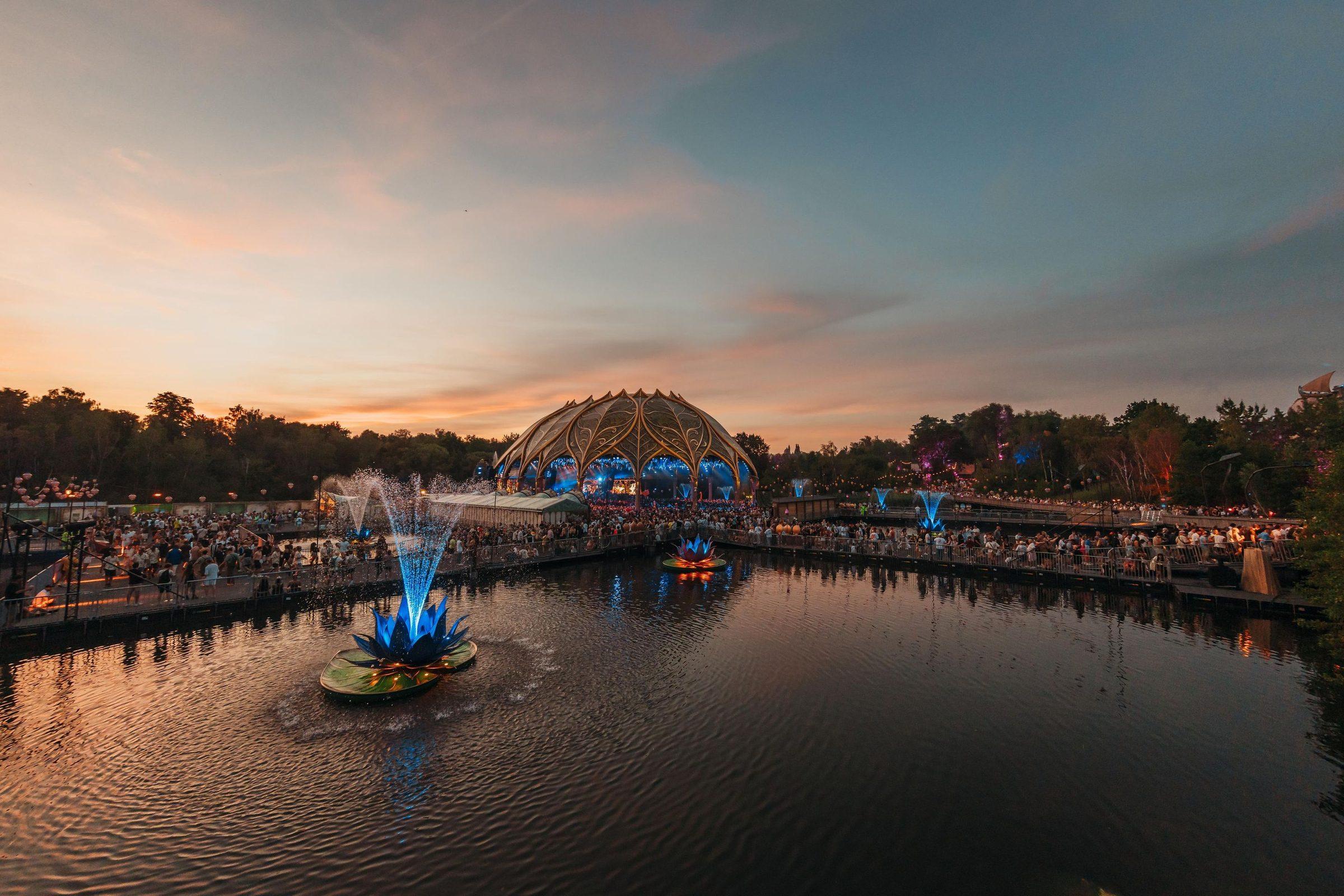 Atardecer sobre el lago de De Schorre, Tomorrowland 2026